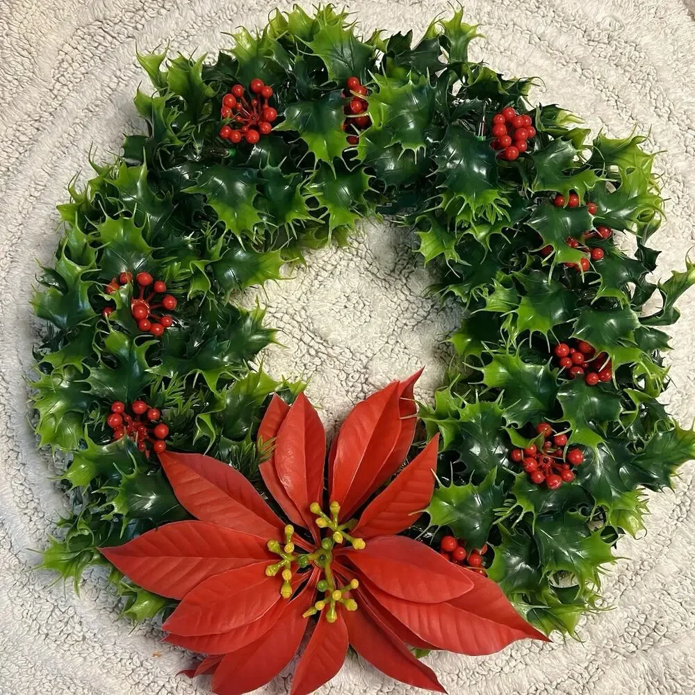 Vintage Mid Century Plastic Holly Wreath Poinsettia Twinkling Lights Christmas